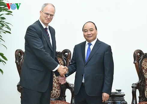 Premierminister Nguyen Xuan Phuc empfängt den deutschen Botschafter - ảnh 1